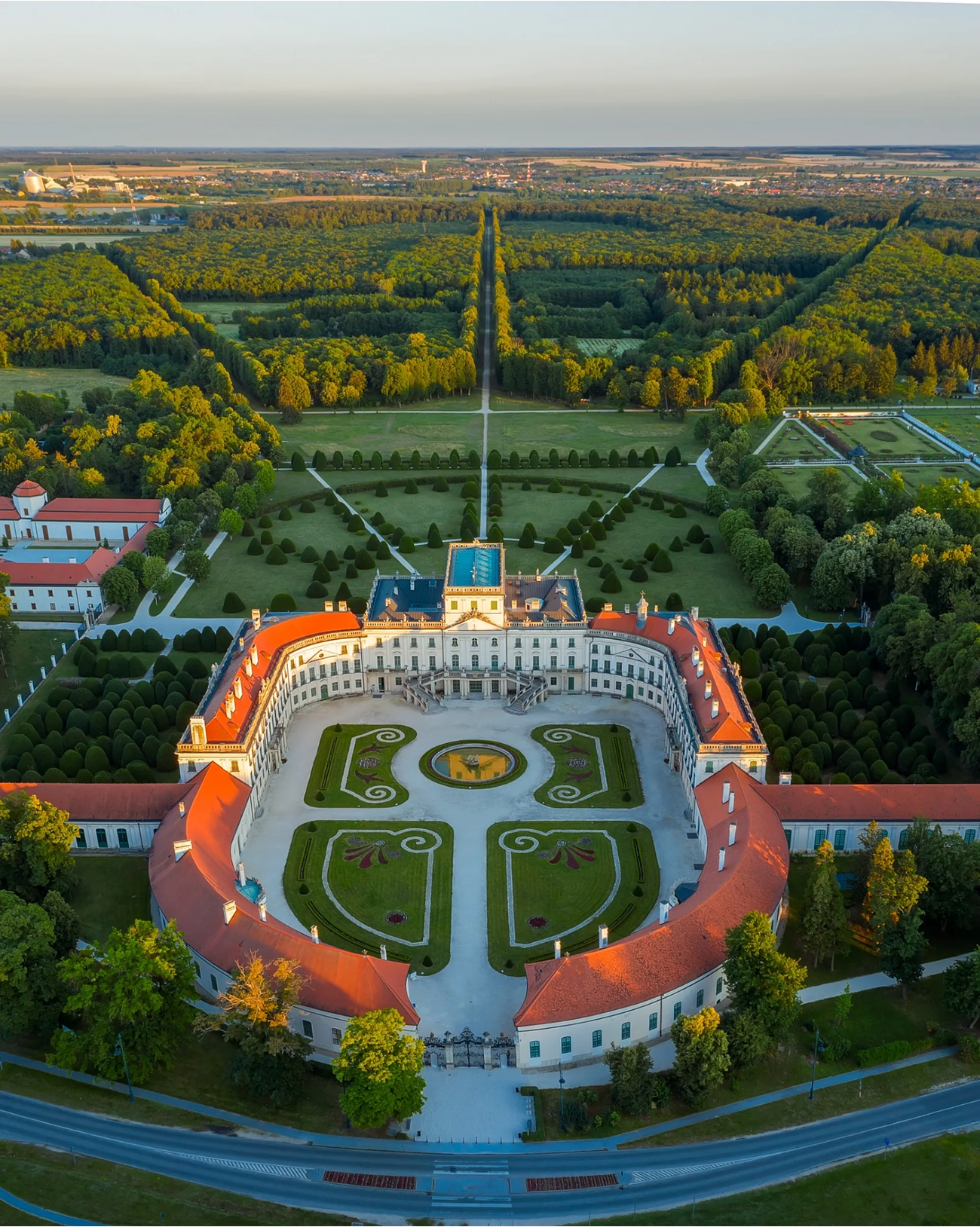 Dincolo de Budapesta: 5 castele și palate spectaculoase din ruralul maghiar
