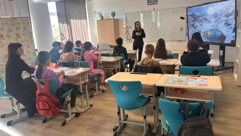 Record de implicare: BCR marchează 10 ani de „Școala de Bani” cu aproape 112.000 de ore de educație financiară în doar o săptămână