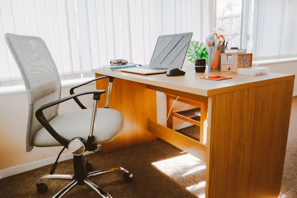 Choosing the Right Office Chair for Efficient Workspace Organization
