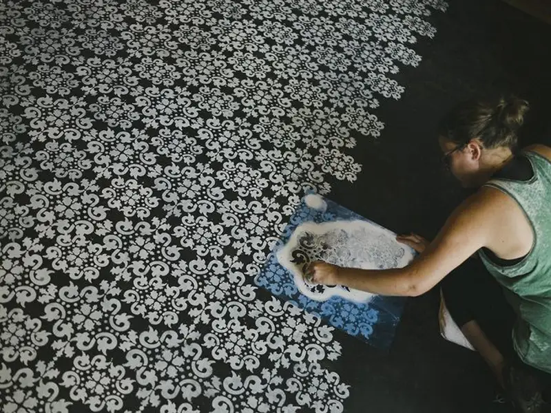 Podeaua decorata cu stencil e o podea mai fericita