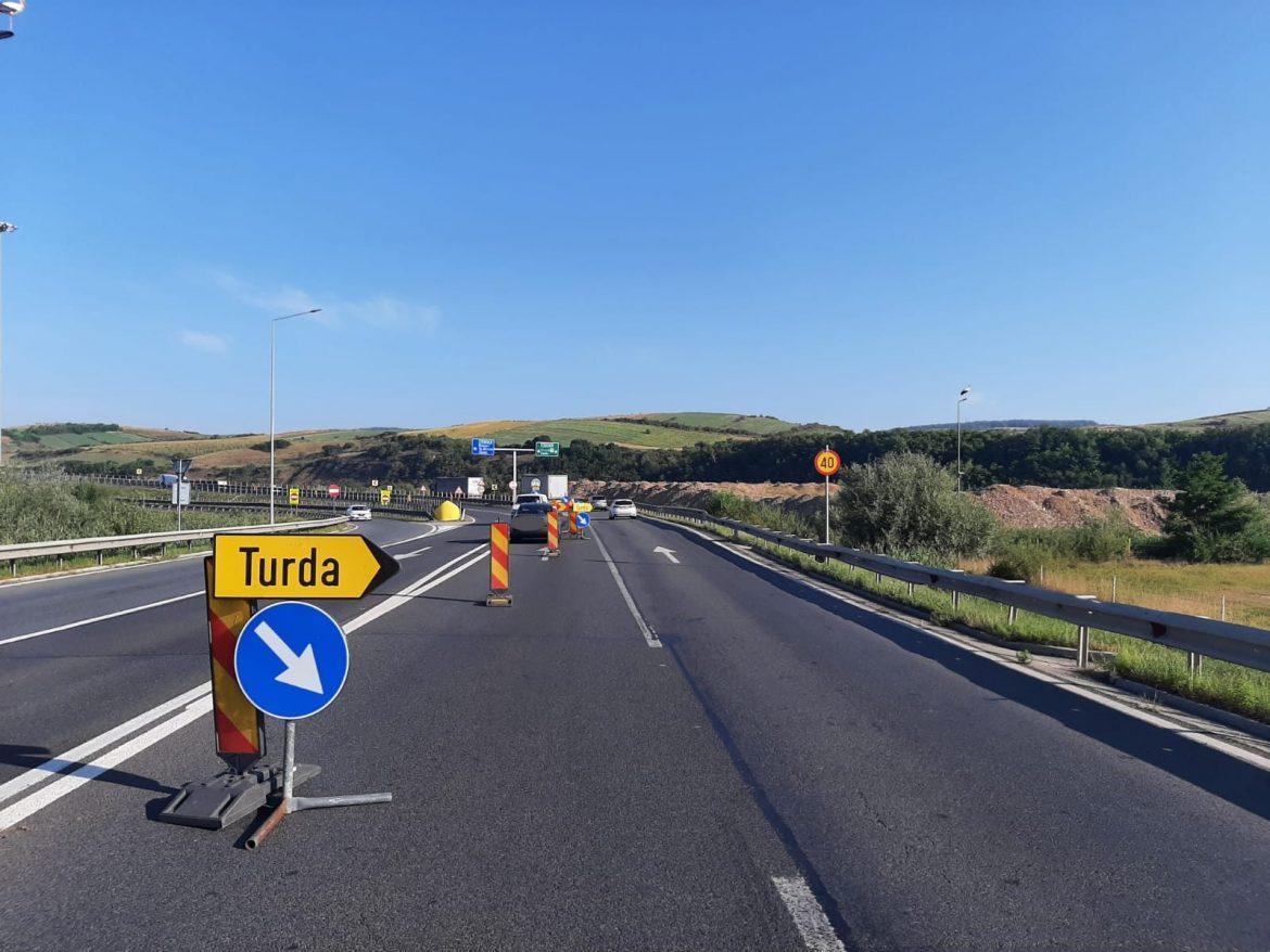Au fost impuse restricții de circulație pe Autostrada Transilvania, pe bretele din zona nodului rutier din Gilău