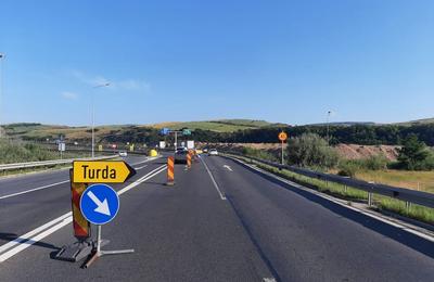 Au fost impuse restricții de circulație pe Autostrada Transilvania, pe bretele din zona nodului rutier din Gilău