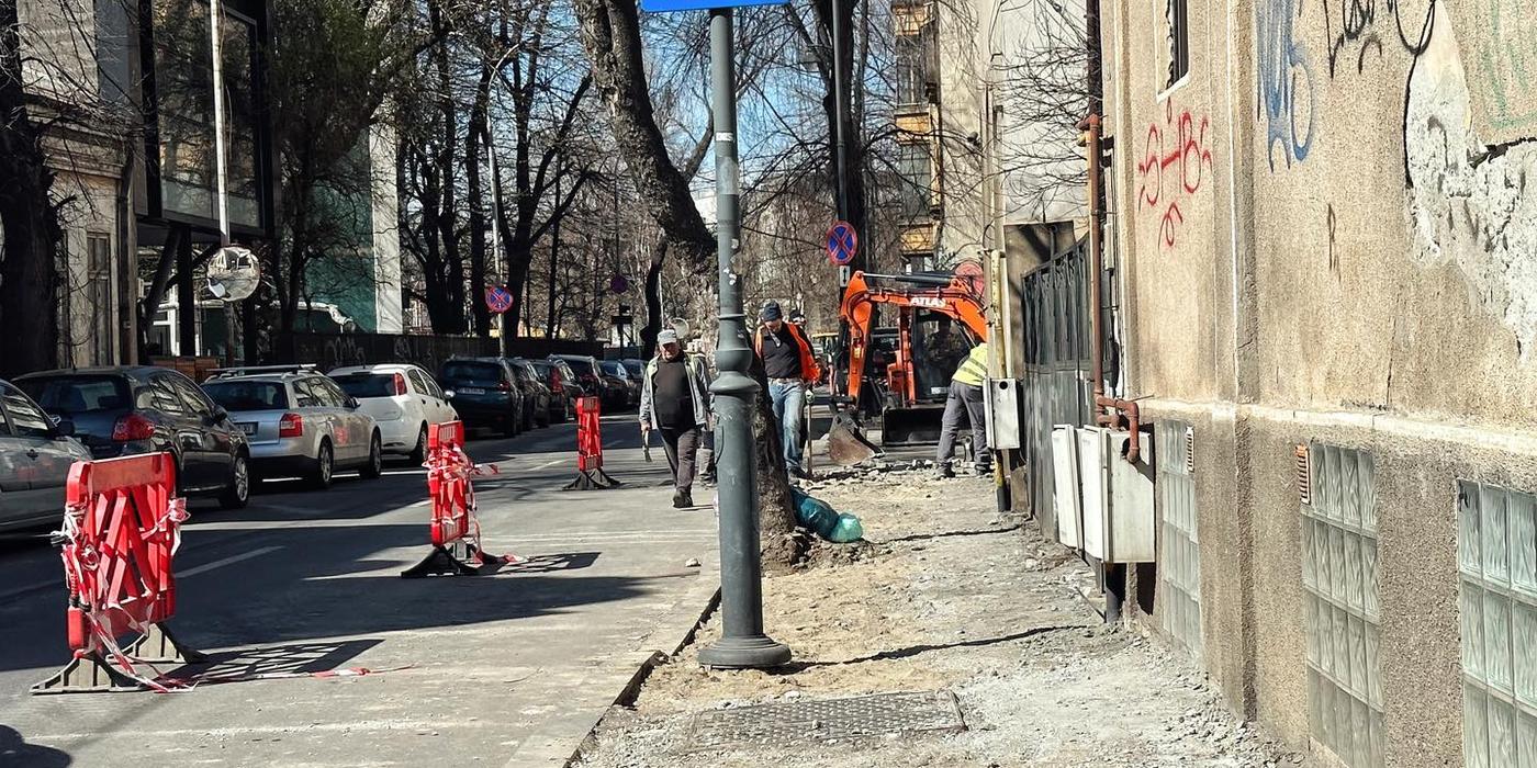Săptămână trecută au început lucrări pe Bd. Gheorghe Magheru, săptămâna aceasta și pe Str. Mihai Eminescu din centrul Capitalei