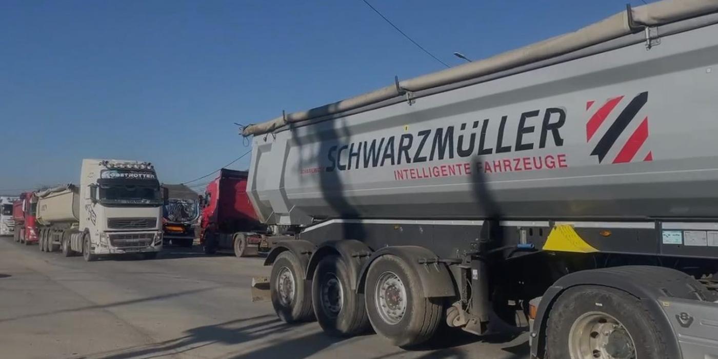 Firmele de transport din Cluj, protest spontan în apropiere de Cluj-Napoca