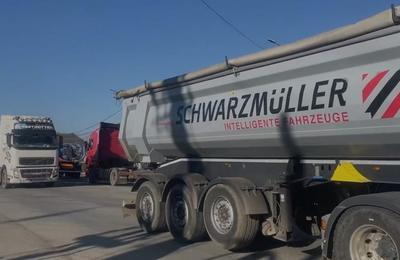 Firmele de transport din Cluj, protest spontan în apropiere de Cluj-Napoca