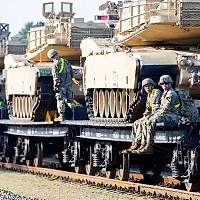 Dacă Rusia ar ataca România, tancurile NATO nu ar putea ajunge la timp. Nu le țin drumurile