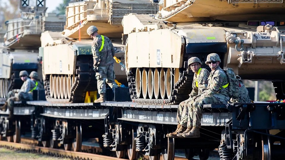 Dacă Rusia ar ataca România, tancurile NATO nu ar putea ajunge la timp. Nu le țin drumurile