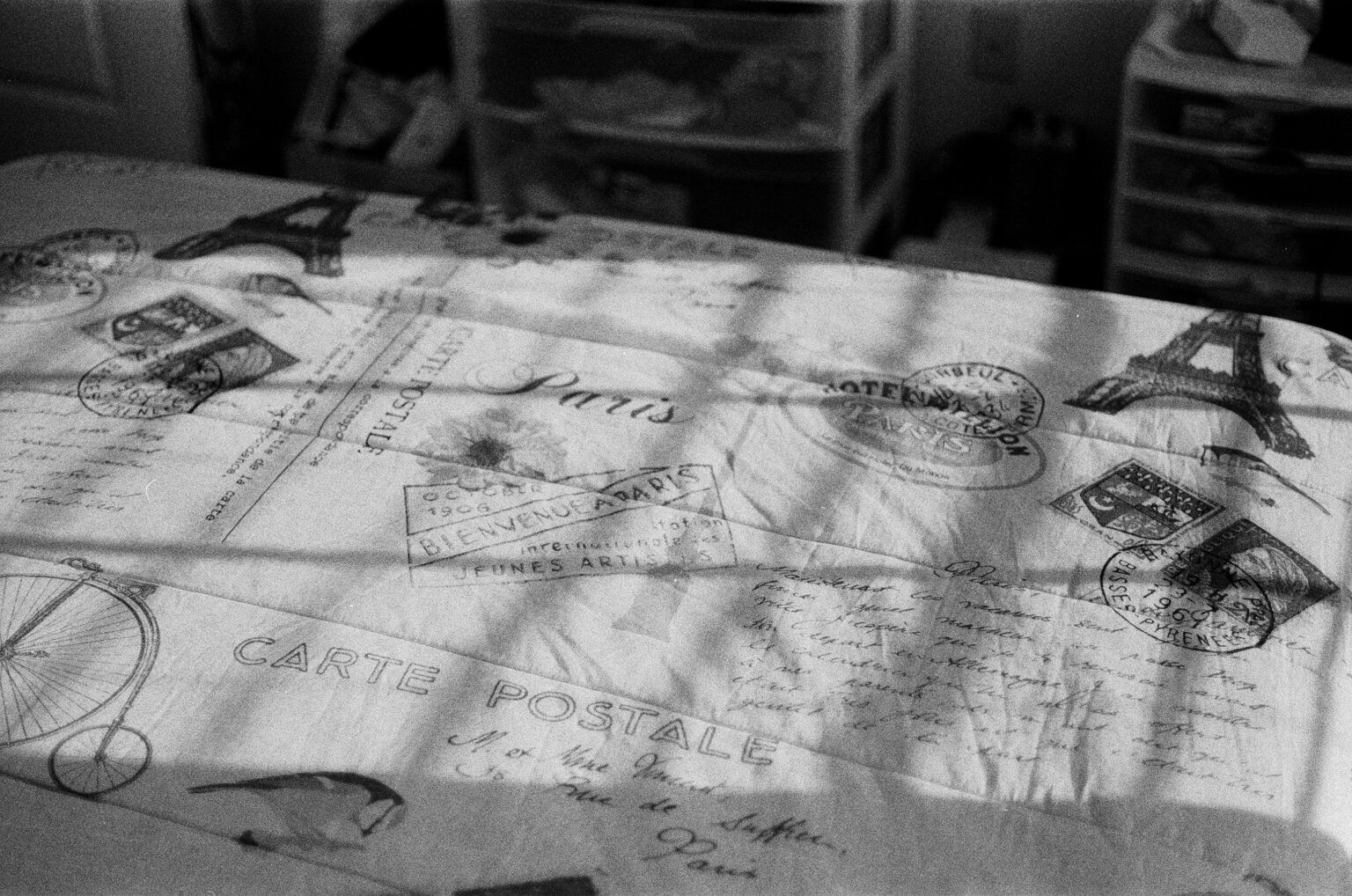 Dormitor cald și primitor: sfaturi pentru sezonul rece