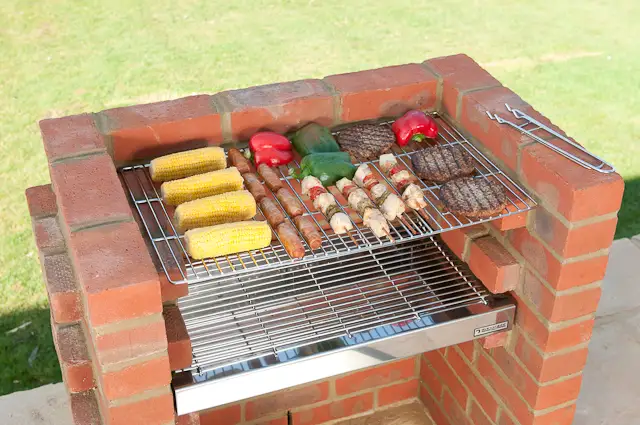 Gratarul din caramida un must have in gradina