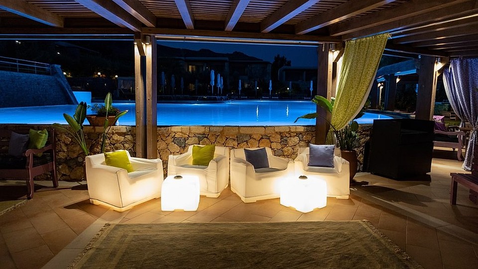 În timpul renovării grădinii nu uitați de iluminatul exterior