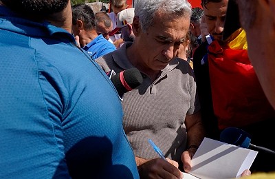 Georgescu, înconjurat de interlopi la Broșteni. Cine sunt personajele controversate din jurul fostului candidat la președinție