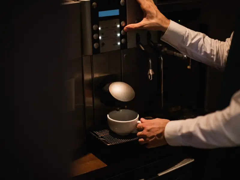 Motive pentru care ar trebui să achiziționezi un espressor automat cu cafea boabe
