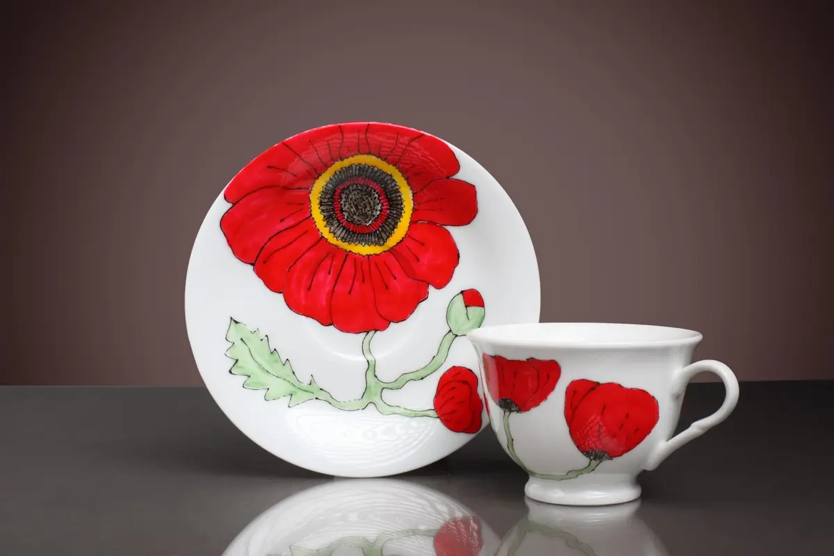 Cesti din portelan cu modele florale care iti inveselesc ziua