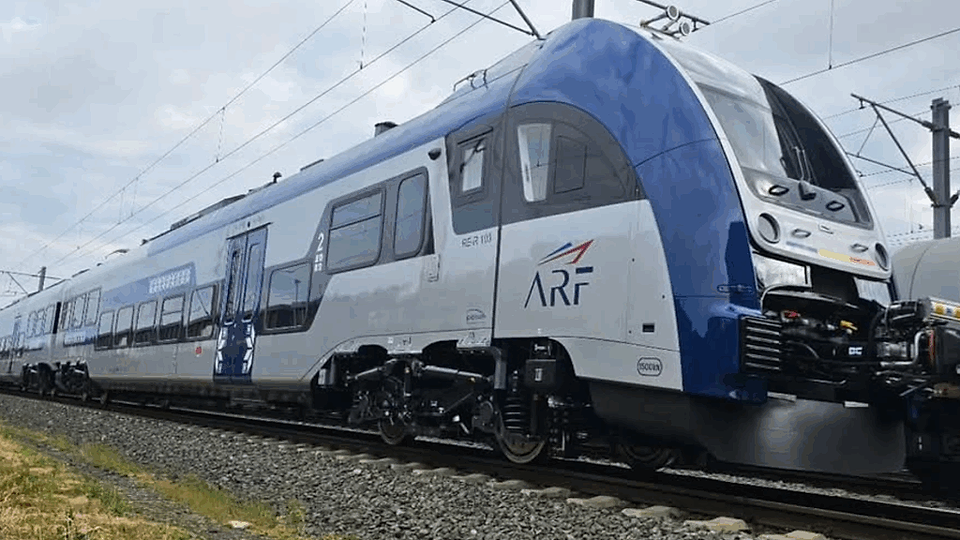 Primul tren electric regional PESA 655-5 (RE-R103) a ajuns în România