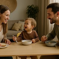 Cum transformi masa în familie într-un moment de conexiune pentru micuţul tău