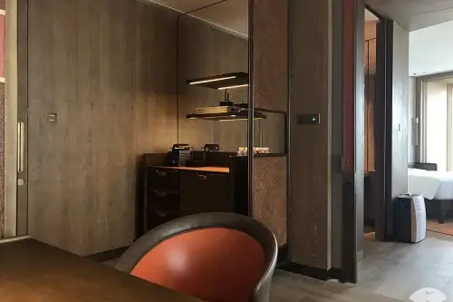 Doresti sa iti construiesti un mini bar la tine in casa? Uite cativa pasi simpli