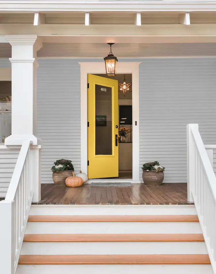 6 Colors for Your Front Door That Completely Transform Your Home's Facade