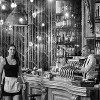 Idei și tendințe privind amenajarea unui bar în stil industrial