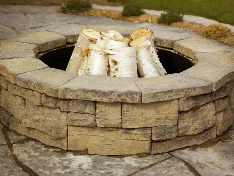 Cum se construieste un semineu de exterior ingropat