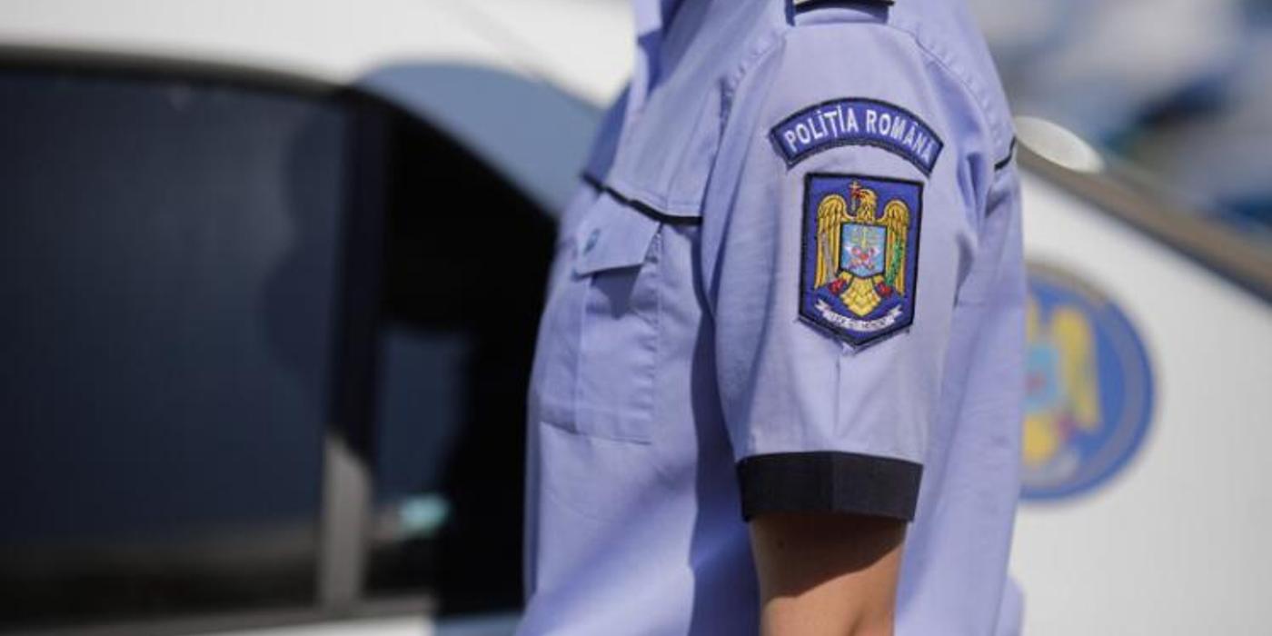 Un bărbat din Cluj-Napoca, reținut după ce a lovit un polițist cu mașina