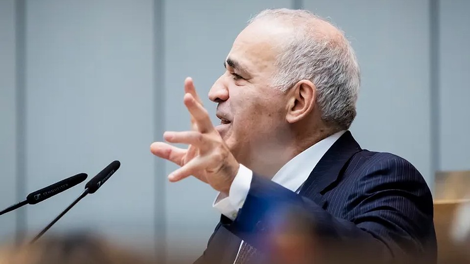 Garry Kasparov, furios pe planul de pace: Fără Ucraina, tancurile lui Putin erau deja în Polonia
