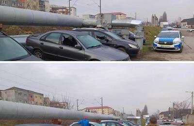 Zeci de mașini au fost vandalizate pe o stradă din Cluj-Napoca