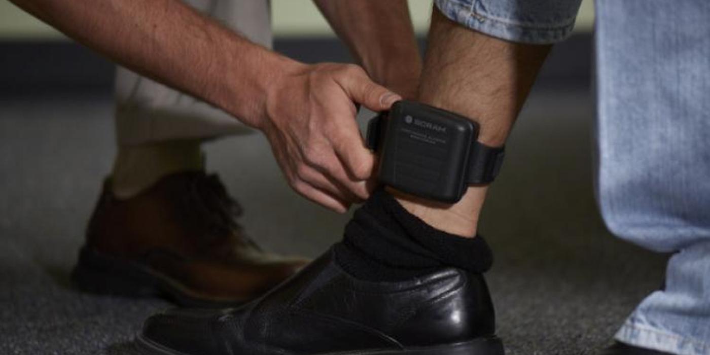 De la 1 ianuarie Sistemul Electronic de Monitorizare Electronică a agresorilor, extins în 20 de județe, inclusiv în Cluj