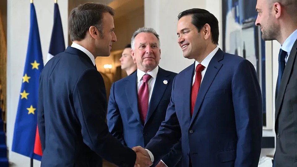 Trump și-a trimis emisarii la Paris să boicoteze sprijinul pentru Ucraina. „Dăunează păcii”