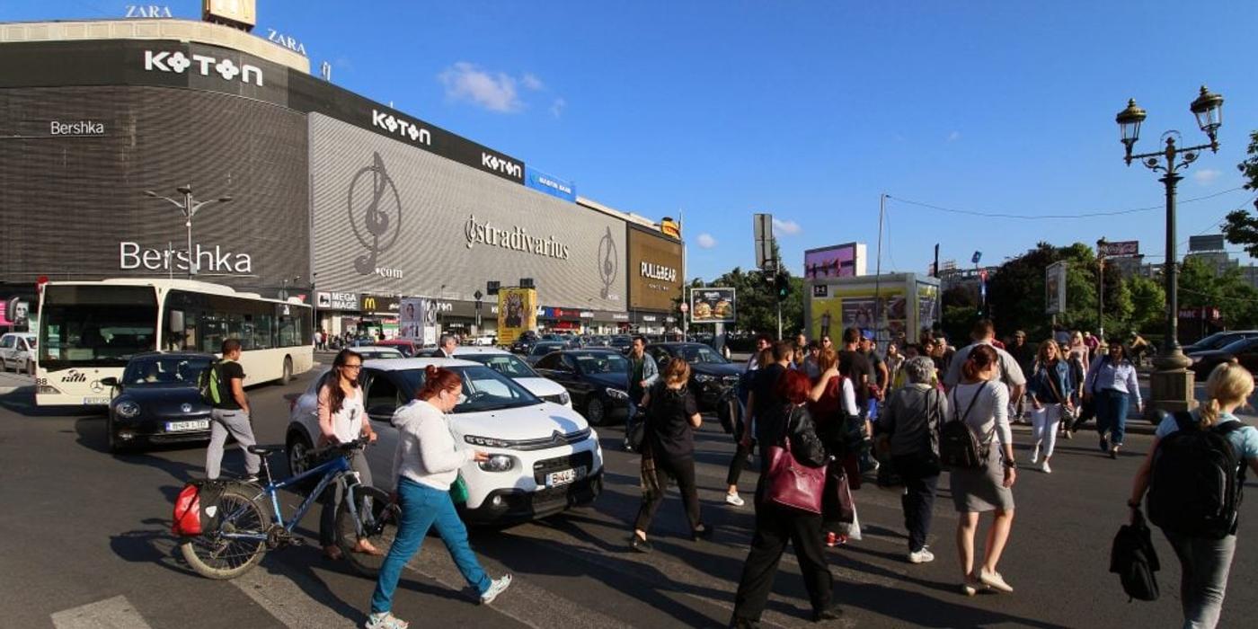 INTERVIU. Piața Unirii riscă să se prăbușească. Specialiștii propun demolarea completă a postamentului și refacerea lui de la zero. „De ani de zile nu s-a făcut nimic acolo”