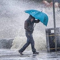 Prognoza meteo, 23 aprilie. Frig, ploi și vânt puternic în următoarele ore. Meteorologii au anunțat când se încălzește vremea
