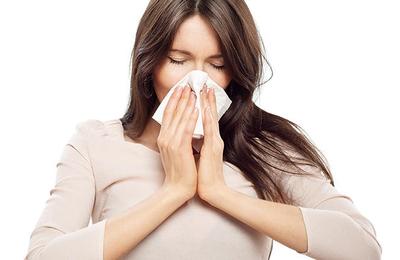 Remedii naturiste care ne ajută să scăpăm de răceală