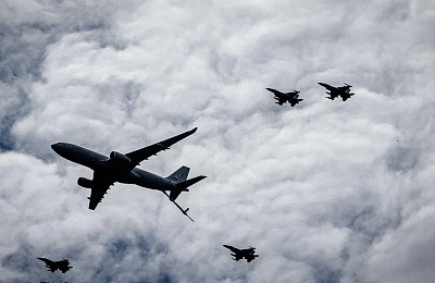 Avioane de luptă ale Franței și Belgiei au străbătut România spre Marea Neagră. Au realimentat in Ungaria