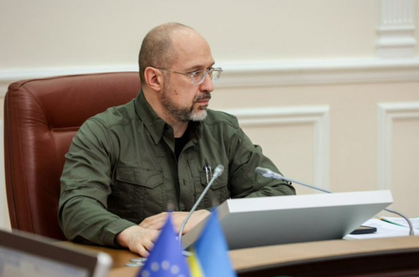 Premierul ucrainean Denîs Şmîhal arată în declaraţia de avere că câştigă de opt ori mai puţin decât soţia şi fiica sa
