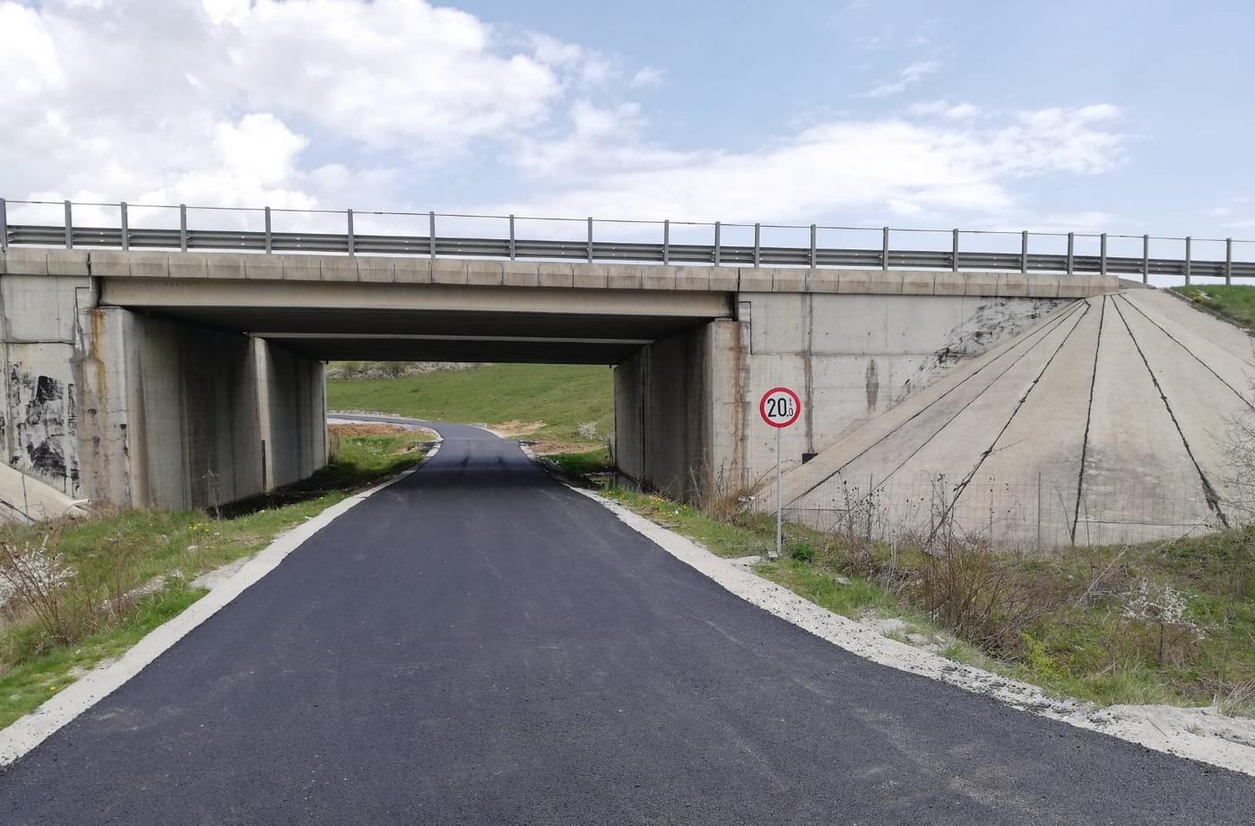A fost finalizată asfaltarea sectorului de drum Vălișoara – DJ 107L