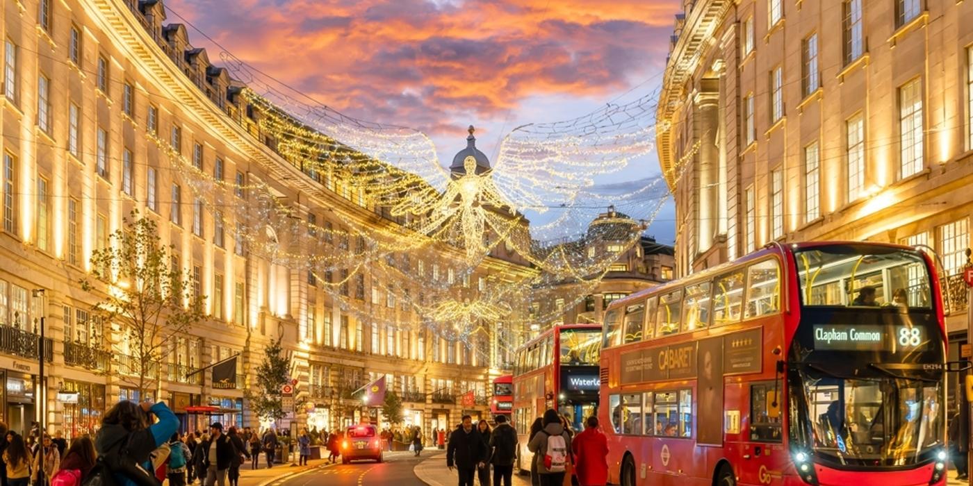 Vola.ro: Principalele opţiuni ale românilor pentru minivacanţa de 1 Decembrie la târgurile de Crăciun din Europa sunt Londra, Paris, Roma, Viena, Milano şi Bruxelles. Cel mai ieftin bilet de avion a pornit de la 39 de euro