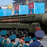 Strategii lui Putin amenință cu un „măcel nuclear în Ucraina”. Susțin cu tupeu că Europa e vinovată