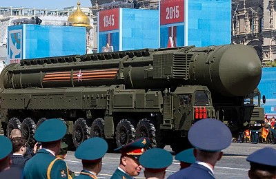 Strategii lui Putin amenință cu un „măcel nuclear în Ucraina”. Susțin cu tupeu că Europa e vinovată