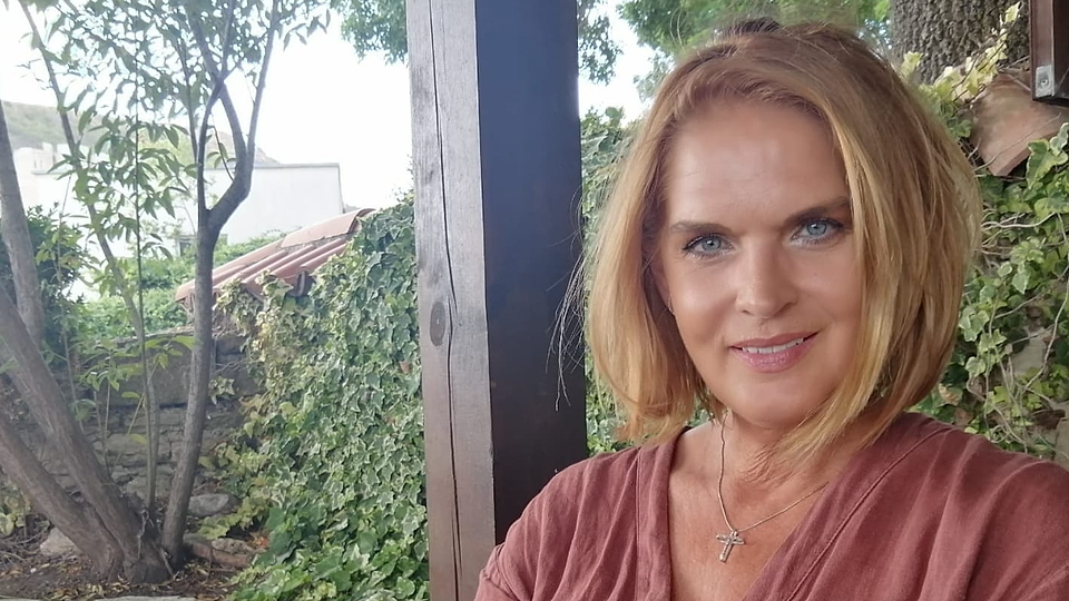 Nesupunerea civică ia avânt în România | Manuela Hărăbor refuză să plătească impozitele pe proprietate până la finalul anului: Domnule Bolojan, dumneavoastră v-ați angajat să plătiți Ucrainei încă 50 de milioane de euro. Cu părere de rău vă spun să nu vă bazați pe contribuția noastră