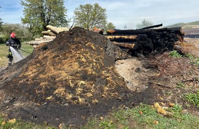 Incendiu la un depozit de lemne din comuna Iara, județul Cluj
