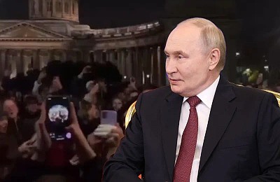 Protest anti-război în orașul natal al lui Putin. Sute de tinerii au sfidat cenzura Kremlinului