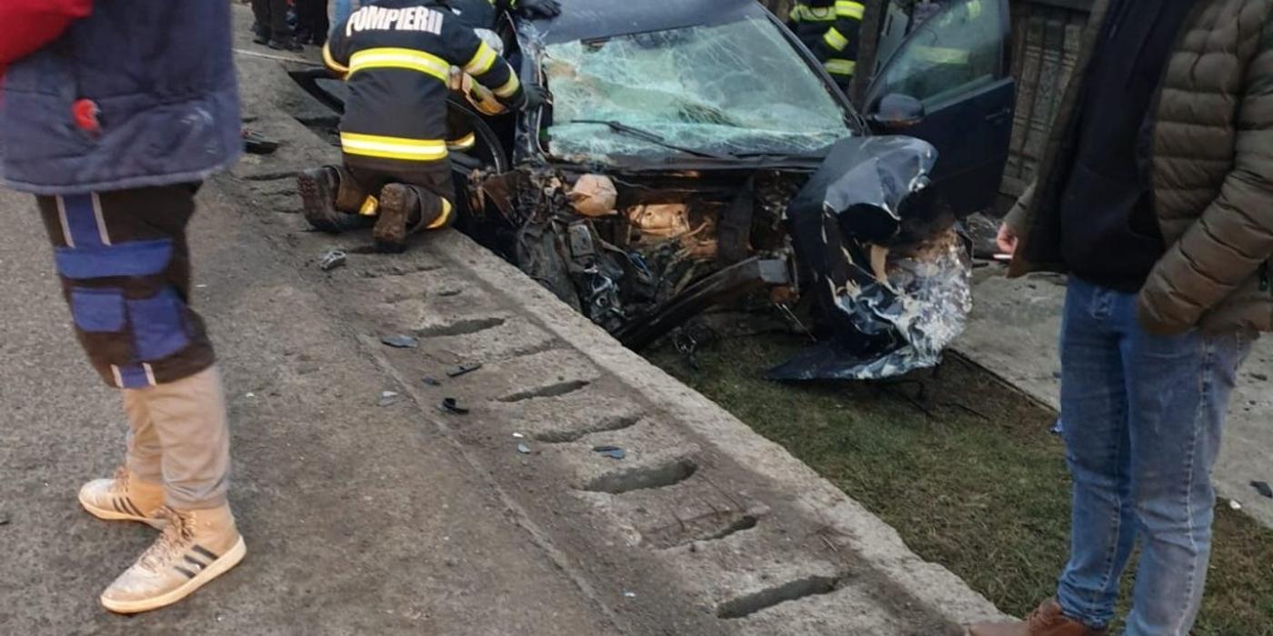 Un grav accident de circulație a avut loc marți dimineața în localitatea Răscruci