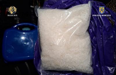 Femeie prinsă în Cluj-Napoca cu peste un kilogram de droguri de mare risc, ascunse în roata de rezervă a mașinii