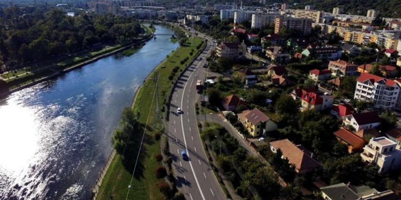 Clujenii care locuiesc în Grigorescu își fac griji pentru siguranța lor. O stație de autobuz abandonată riscă să devină punct de atracție pentru infractori