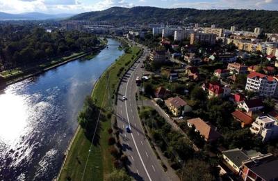 Clujenii care locuiesc în Grigorescu își fac griji pentru siguranța lor. O stație de autobuz abandonată riscă să devină punct de atracție pentru infractori