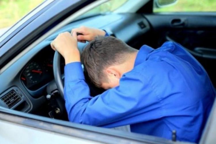Accident în Câmpia Turzii provocat de un șofer băut care a intrat cu mașina pe contrasens
