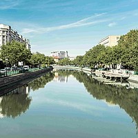 Bucureștiul pe înțelesul turiștilor: cele mai accesibile moduri prin care te deplasezi și unde merită să te cazezi ca să economisești timp