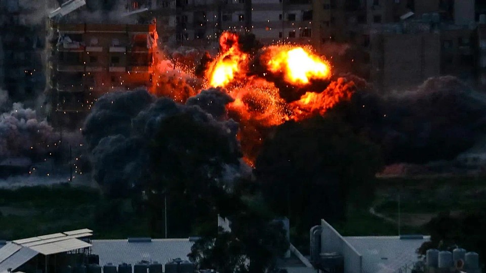 Bombardamente intense în Iran și Liban. Israelul anunță „surprize suplimentare”, SUA amenință că puterea de foc „va crește dramatic” / Sprijinul Rusiei pentru Iran