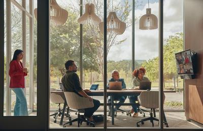 Arthur Hunt România: În domeniul IT s-ar putea observa în 2024 o limitare a creşterilor remuneraţiilor sau a recrutărilor, iar sectorul real estate şi cel bancar ar putea avea dificultăţi din cauza unui eventual ritm mai încetinit al construcţiilor civile