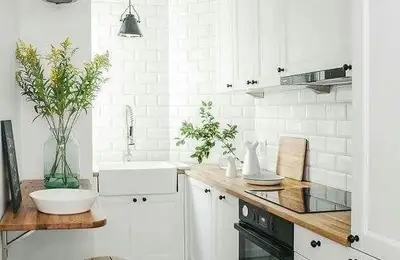 Bucătării mici, soluții mari: ghid complet pentru maximizarea spațiului de depozitare