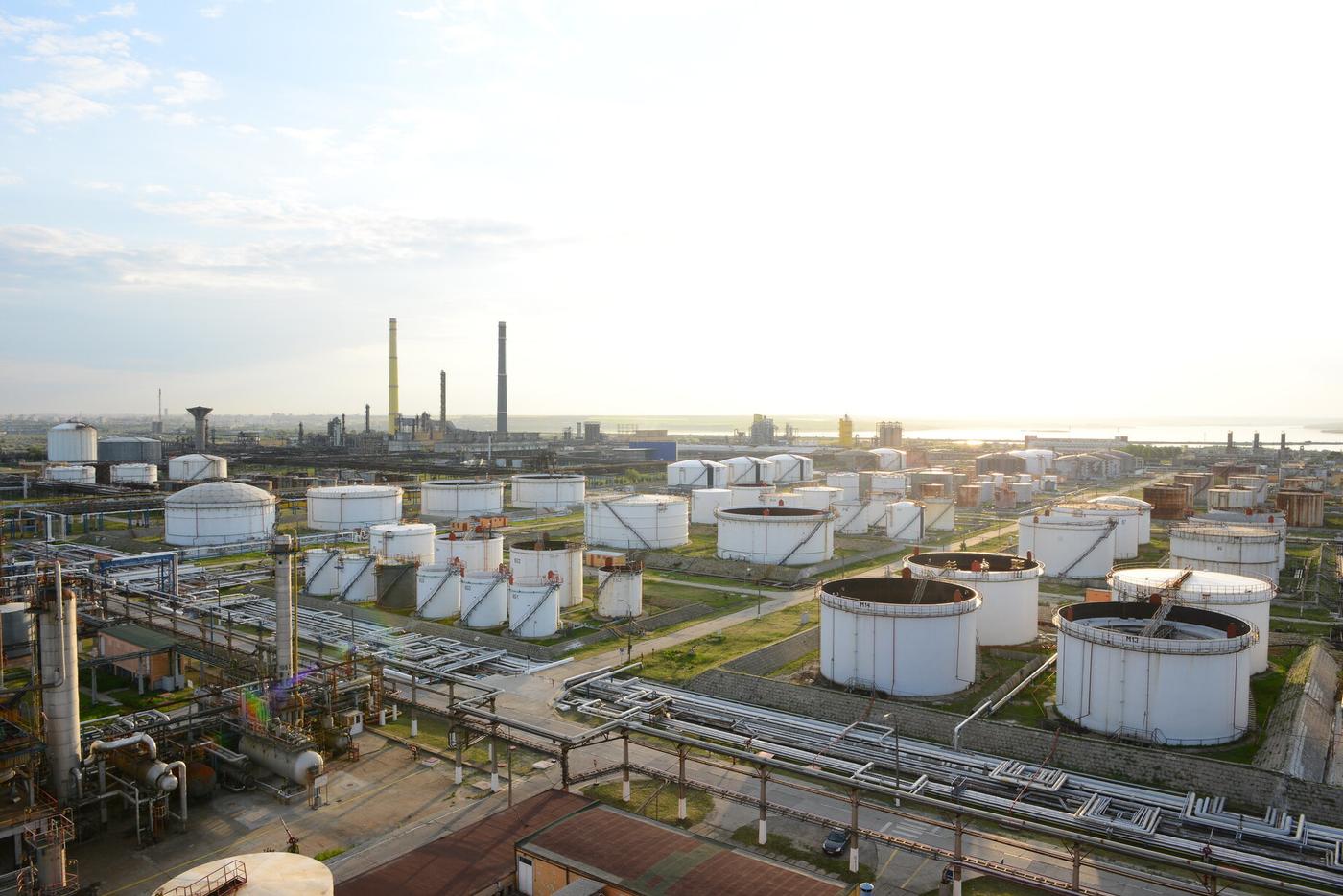 Rafinăria Petromidia îşi va reduce pentru zece zile capacitatea de producţie pentru realizarea mai multor operaţiuni tehnologice programate